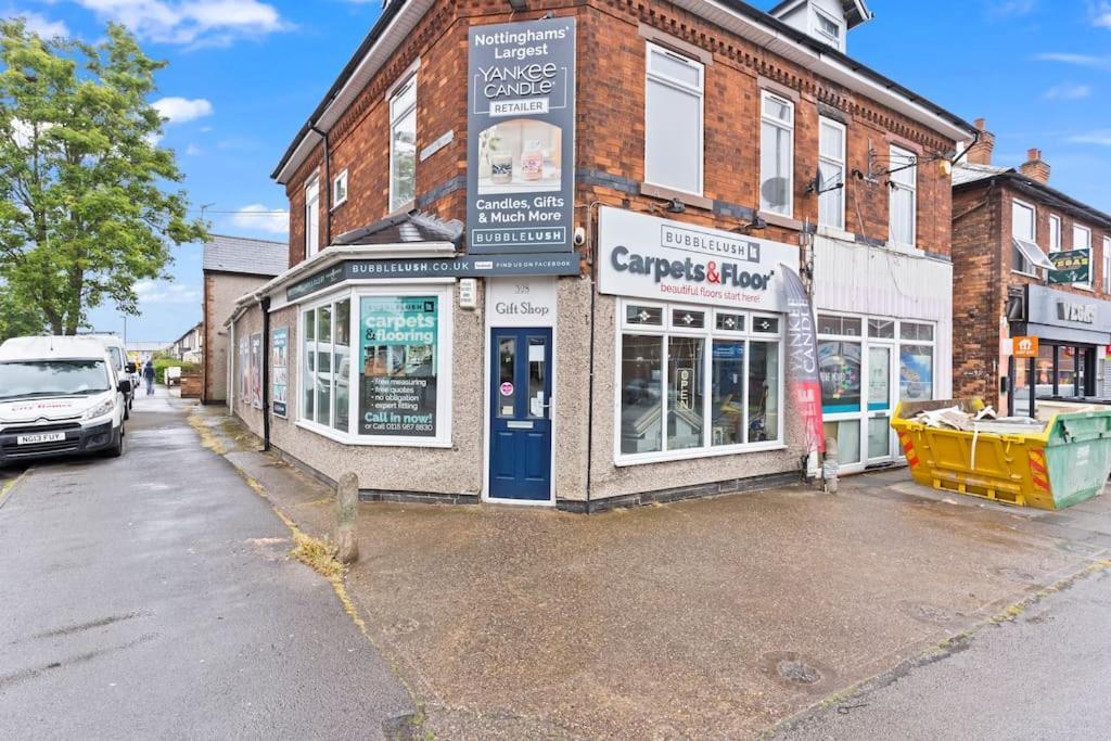 Vila Bella'S House 12Mins Bus To Motor Point Arena Free Street Parking Nottingham Exteriér fotografie